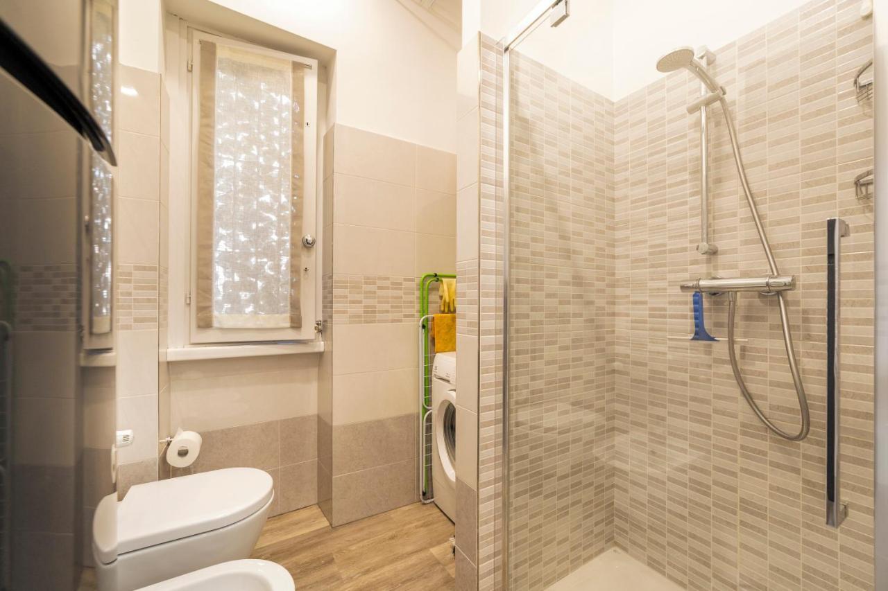 A Due Passi Da Piazza Firenze Apartment Milan Luaran gambar
